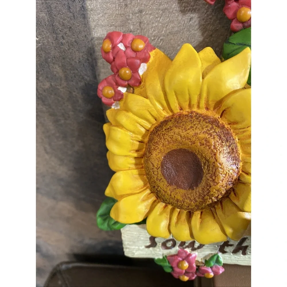 Sunflower Resin Wall Plaque W/‎ Moving Bird On Spring 